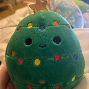carol the christmas tree squishmallow